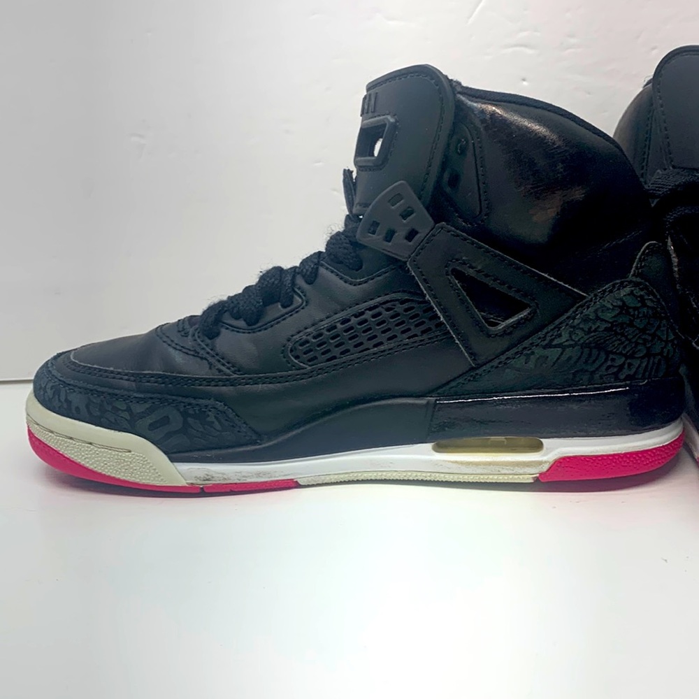 Jordan 4’s size 4y